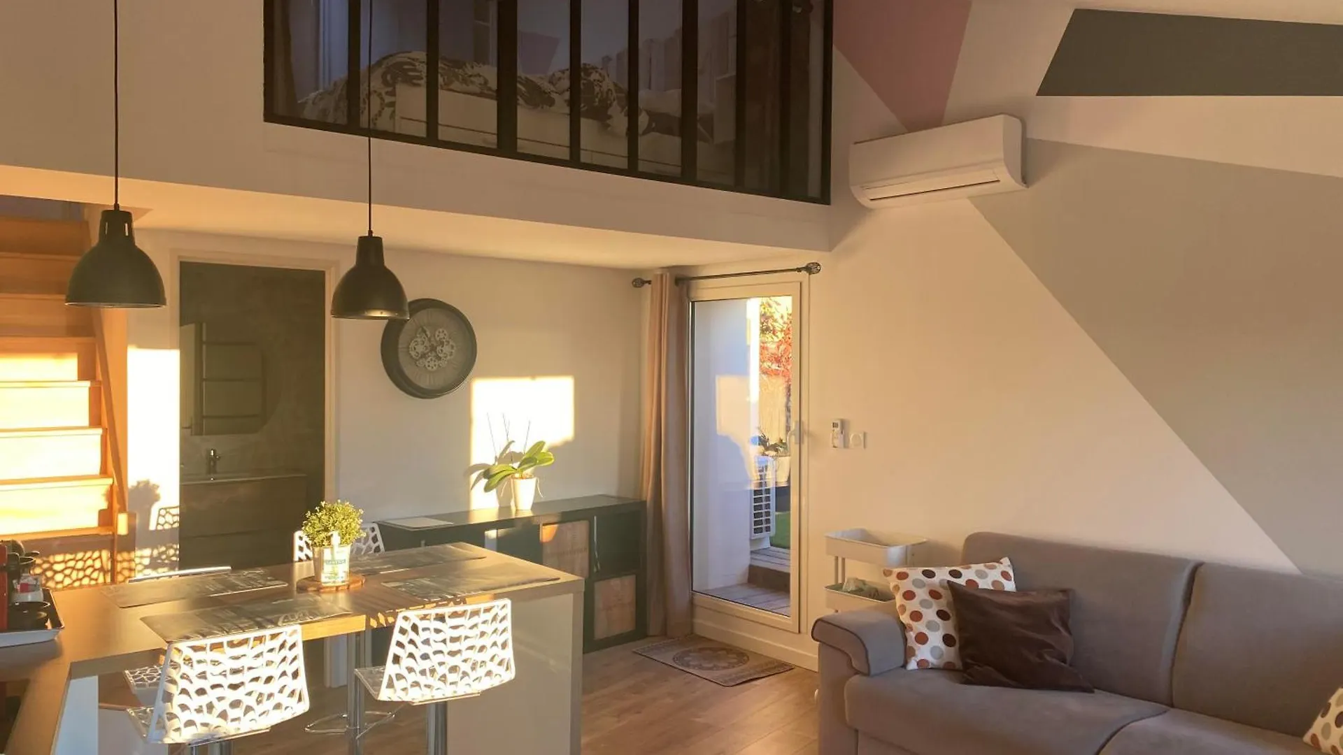 Apartment Spacieux Duplex, Vue Mer Et Belle Terrasse Hyeres