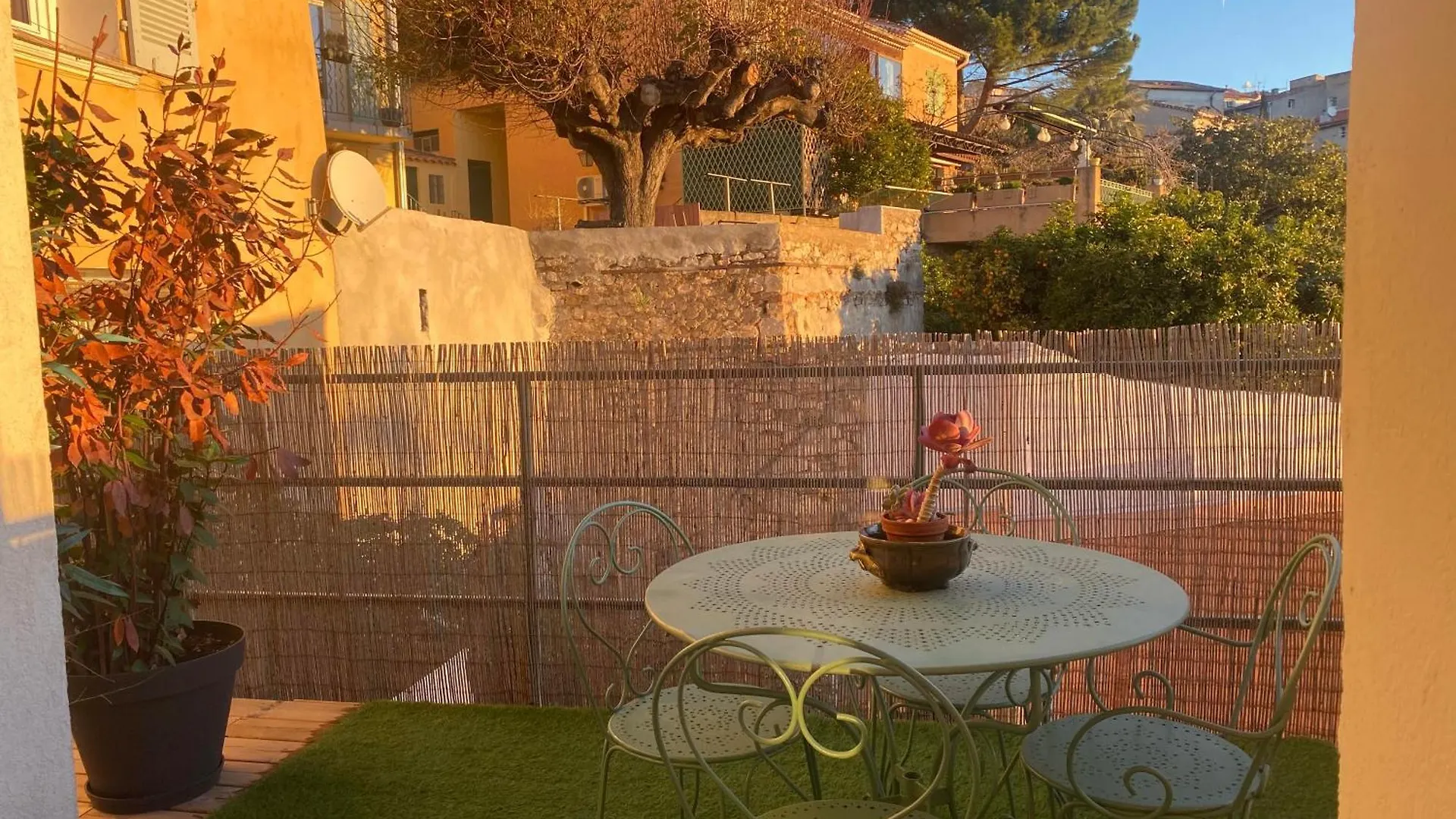 Spacieux Duplex, Vue Mer Et Belle Terrasse Hyeres