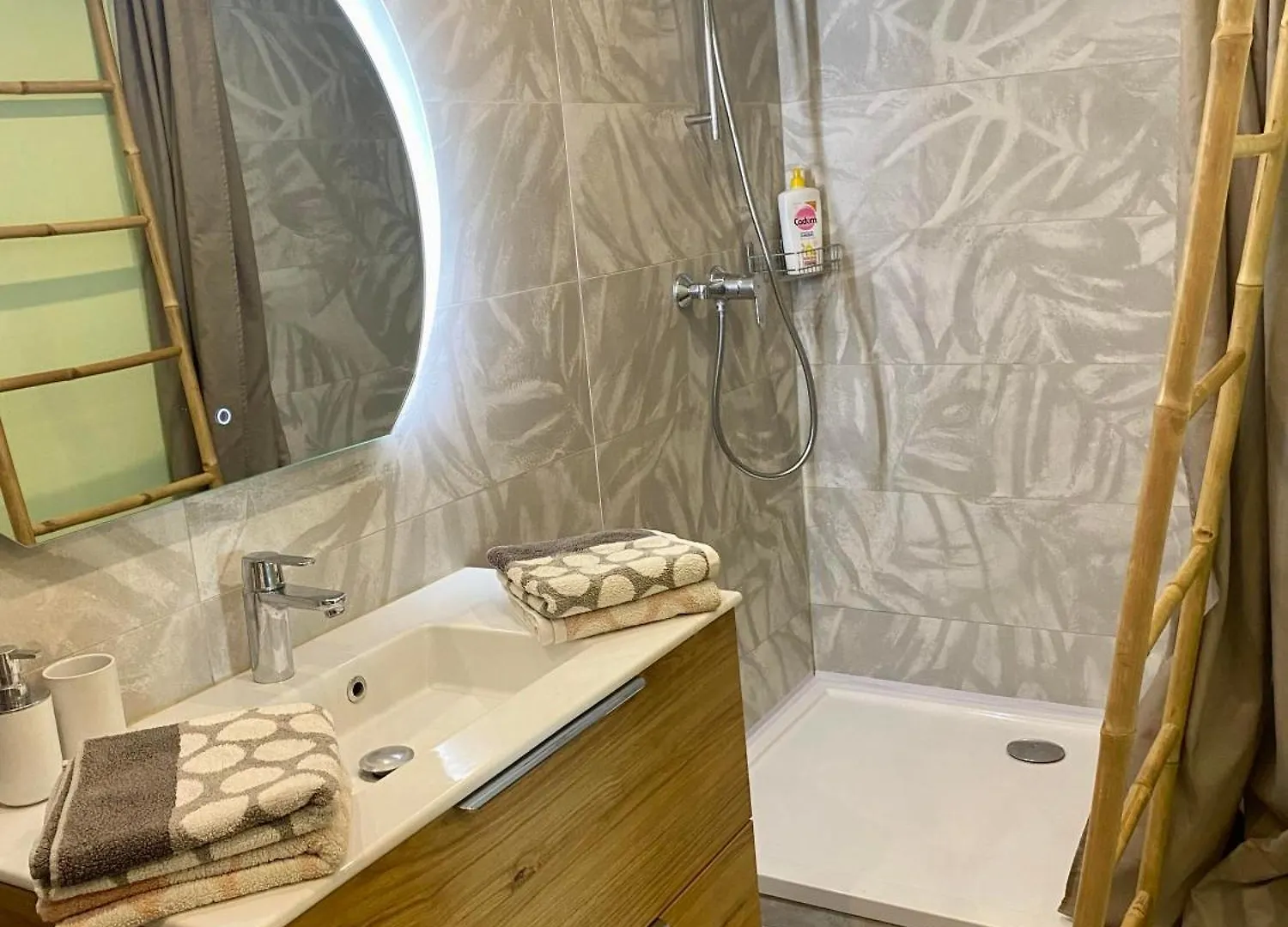 Apartment Spacieux Duplex, Vue Mer Et Belle Terrasse Hyeres