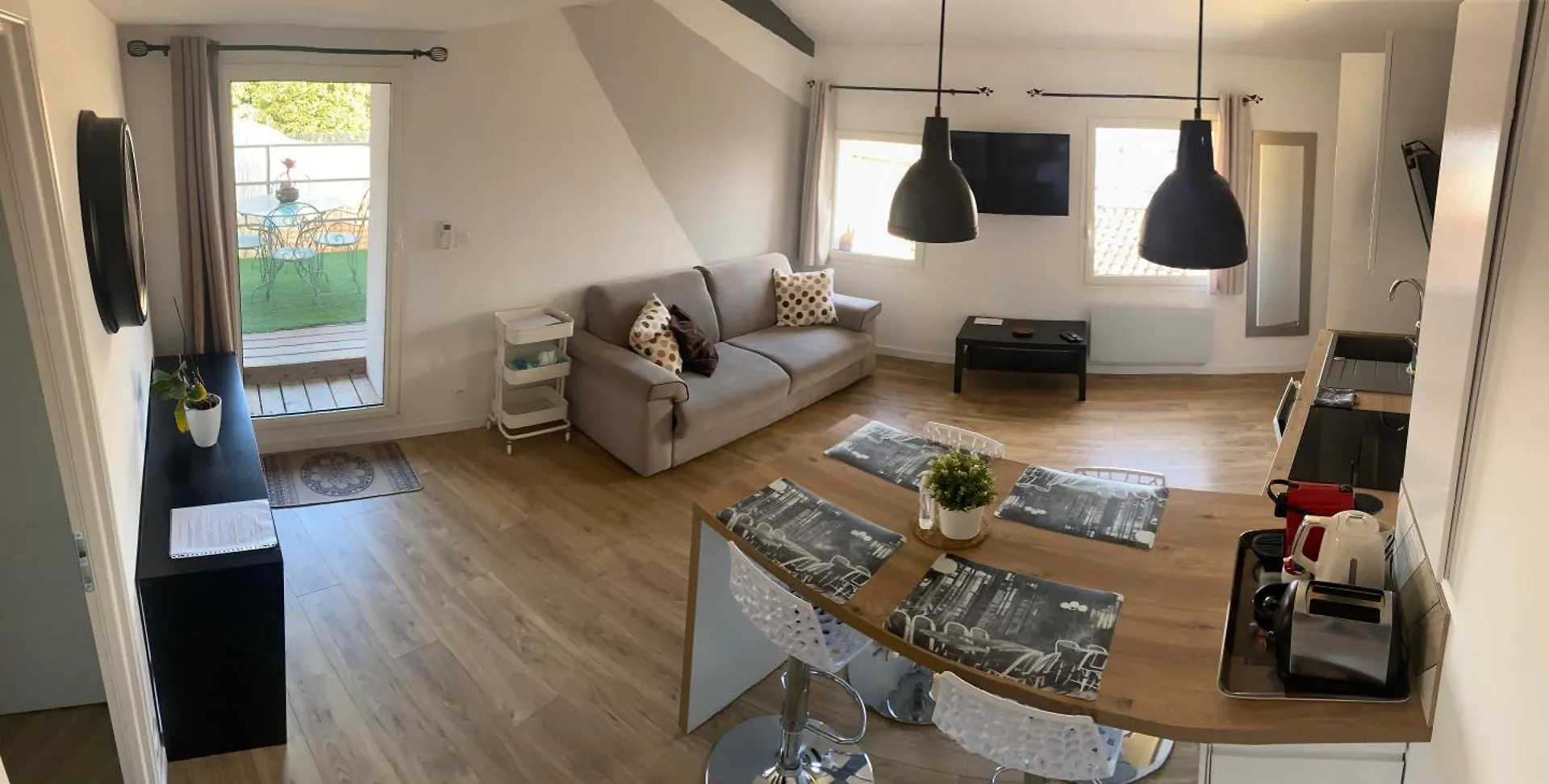 Apartment Spacieux Duplex, Vue Mer Et Belle Terrasse Hyeres